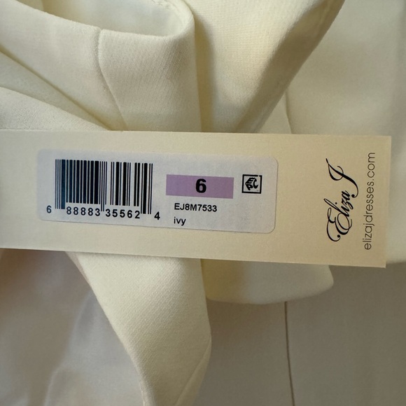 Eliza J size 6 long white off the shoulder gown - Picture 3 of 3